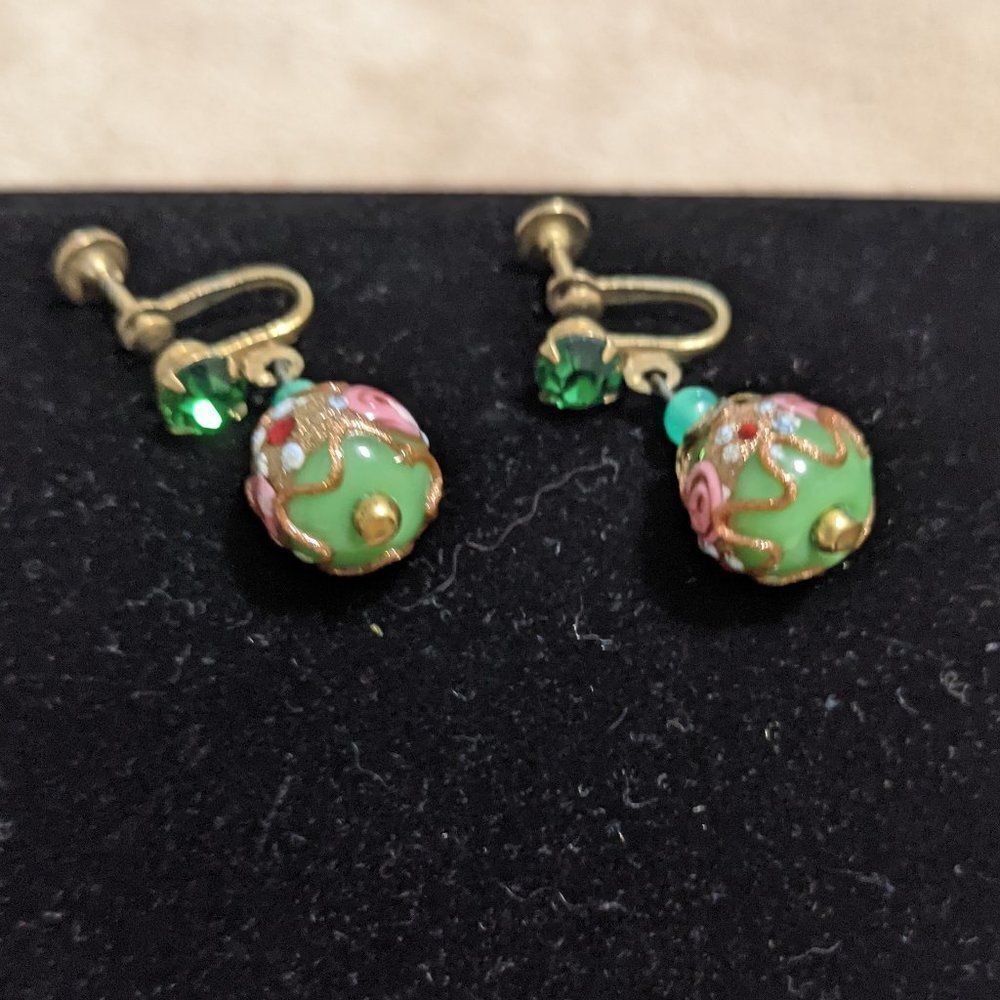 Vintage 1920's Hand Painted Green Glass Bead Screw Back Earrings - Picture 7 of 9